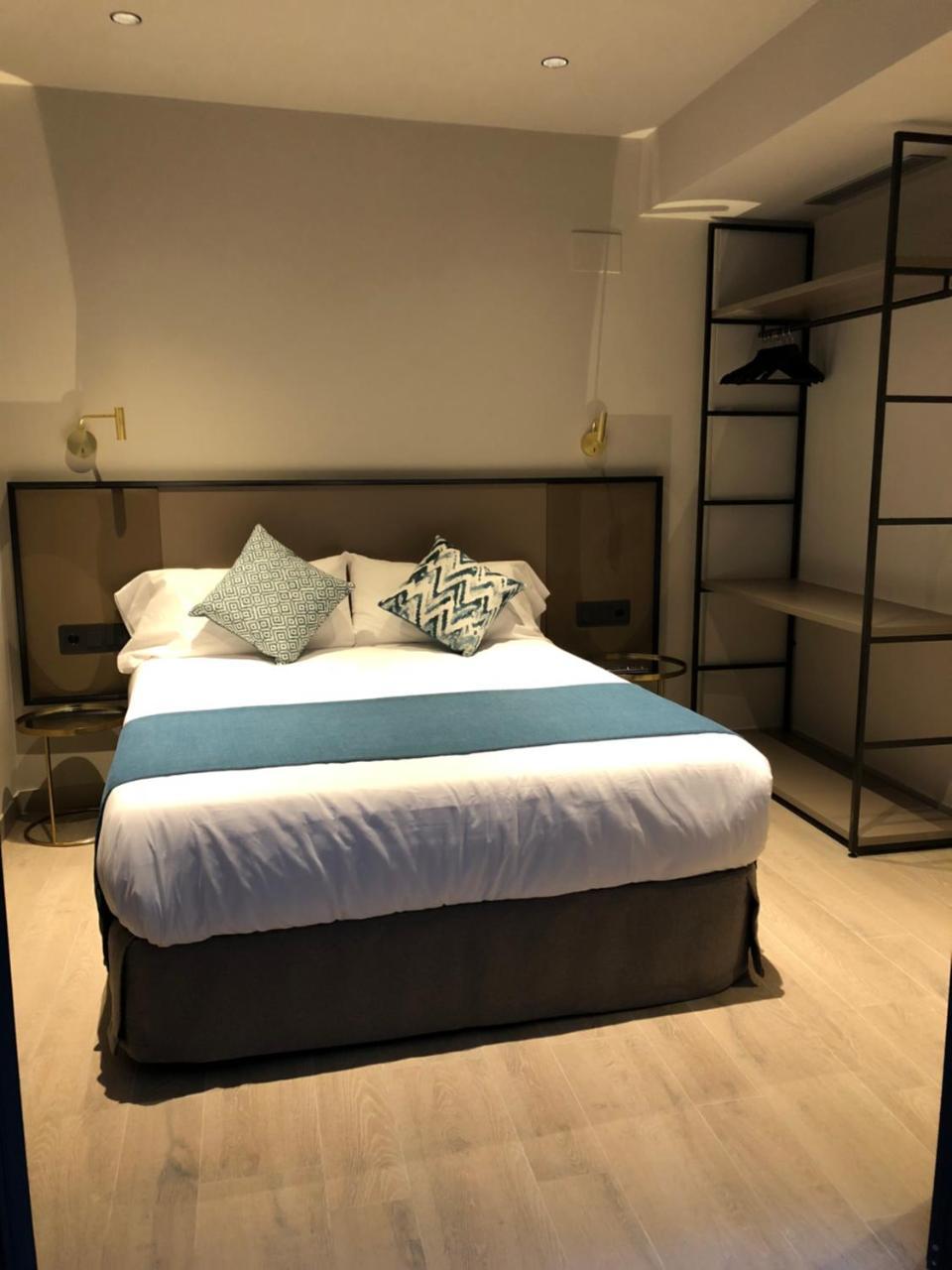 Hotel Torrent 3*